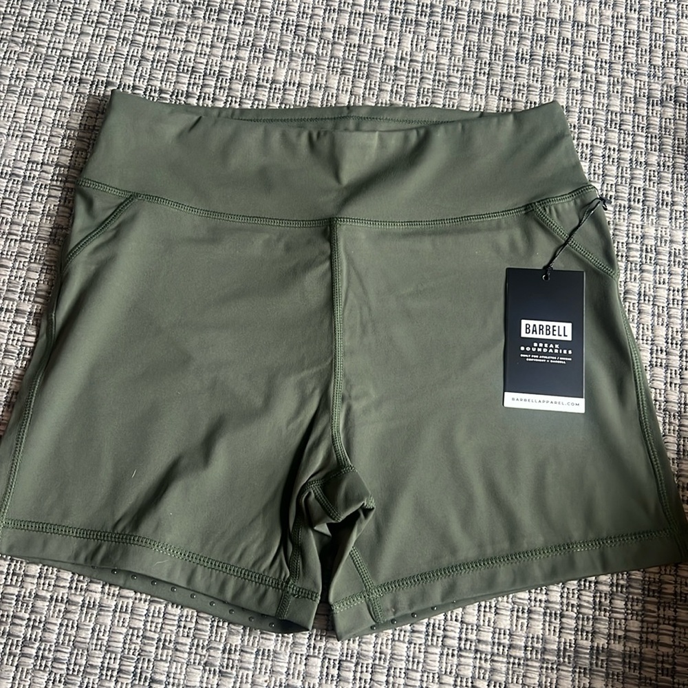 NWT Barbell Stayput Shorts in Rifle Size Large